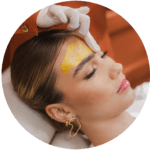 Peeling químico: combate a acne, renova a pele e proporciona uma textura suave e uniforme
