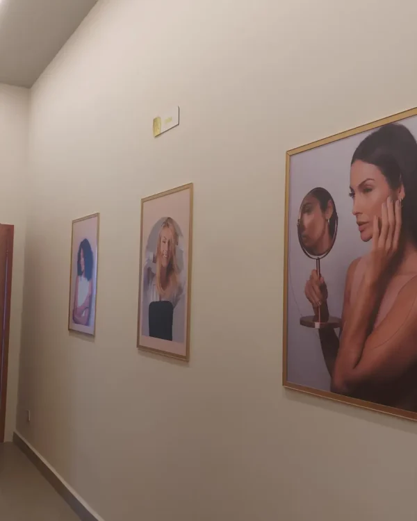 Vista geral das instalações da Clínica Além do Olhar Atibaia, unindo sofisticação e funcionalidade.